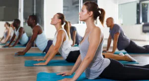 Praticien de yoga en Essonne